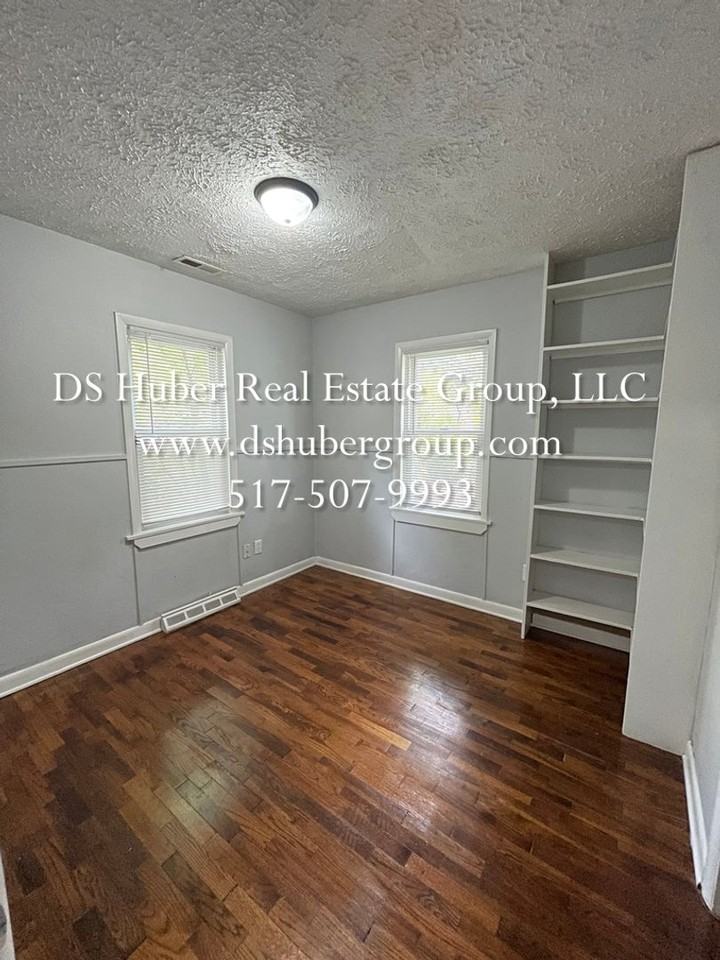 2918 Risdale Ave - Photo 4 of 15