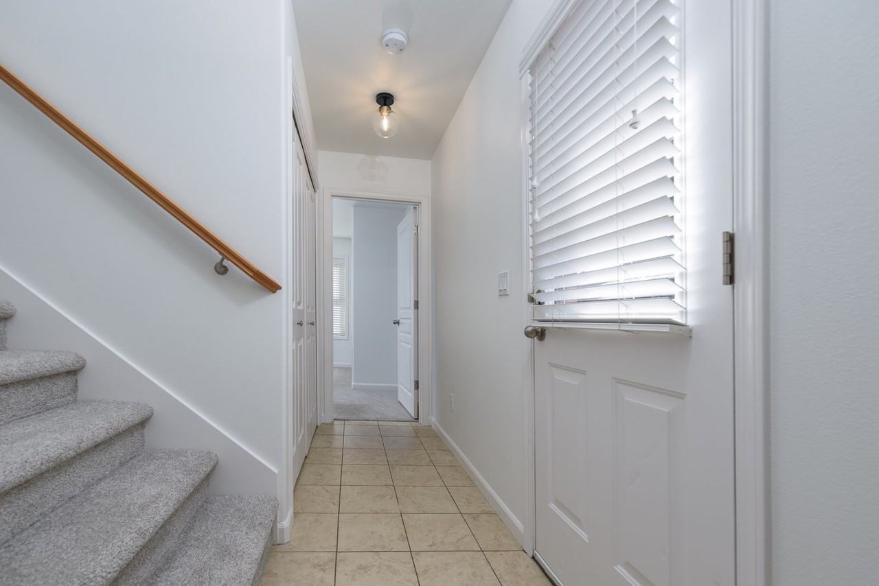 20289 Schaeffer Dr - Photo 5 of 43