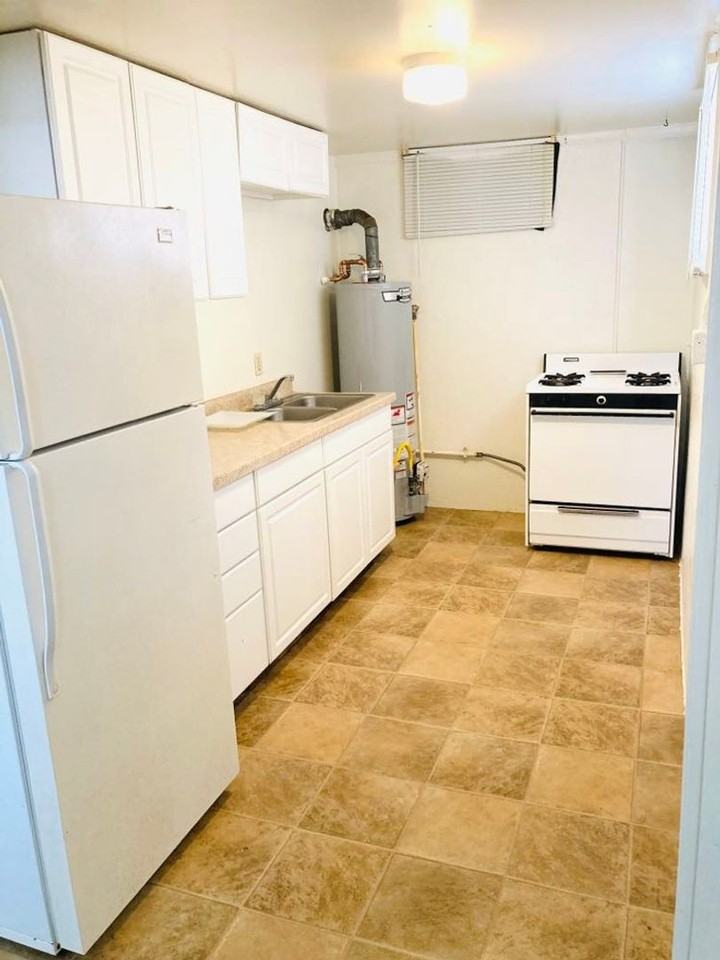 305 E Grandview Dr #4 - Photo 5 of 9
