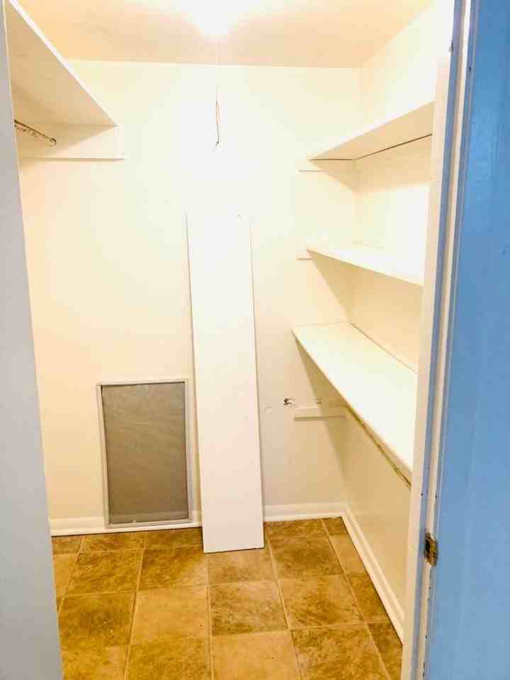 305 E Grandview Dr #4 - Photo 7 of 9