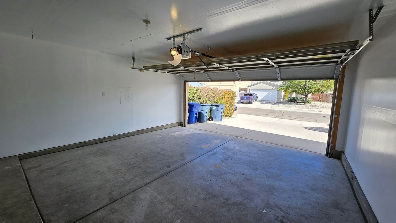 2101 Sea Foam St Nw - Photo 6 of 25
