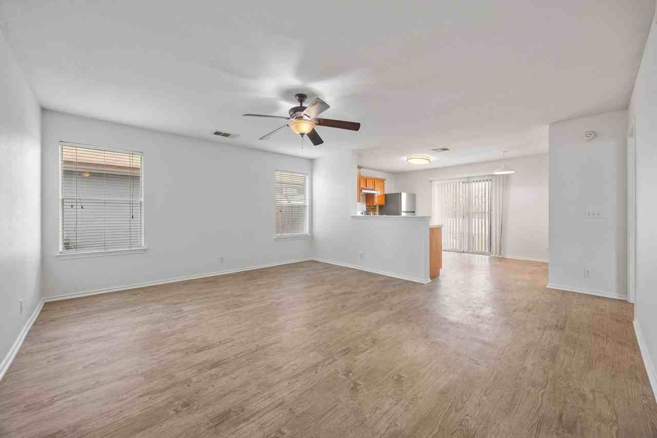 16117 Hamilton Point Cir - Photo 5 of 18