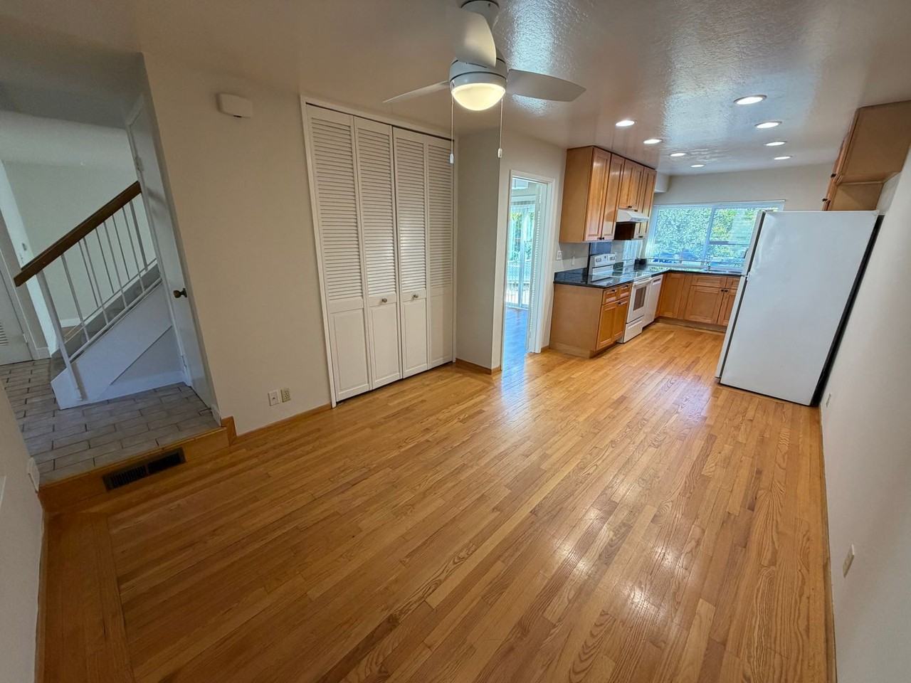 141 Sand Wedge Pl - Photo 3 of 13