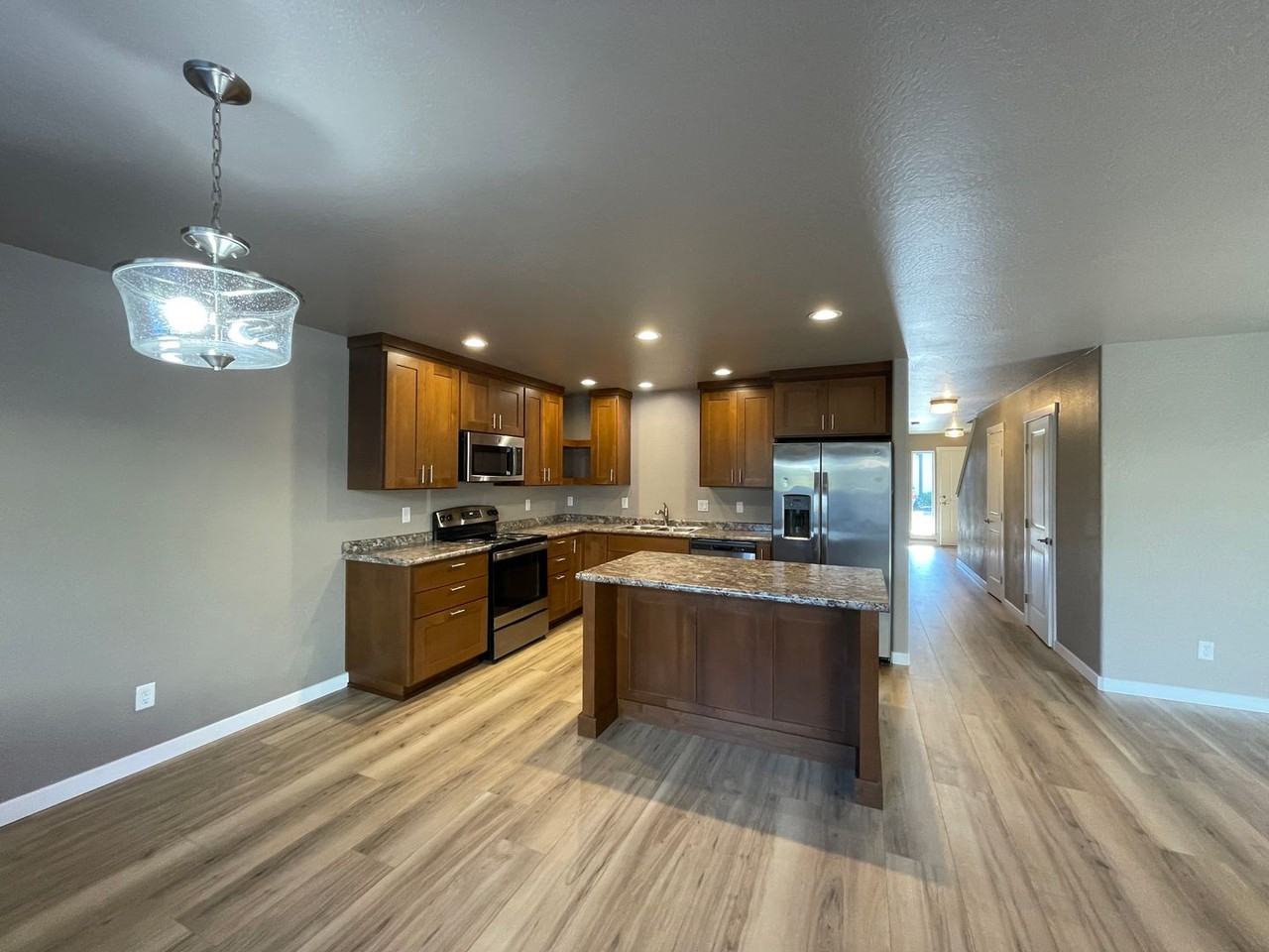 340 Everett Way - Photo 6 of 22