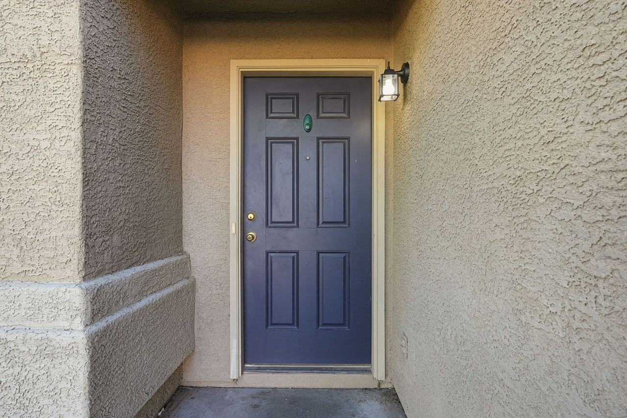 9590 N Marsh Wren Pl - Photo 4 of 39
