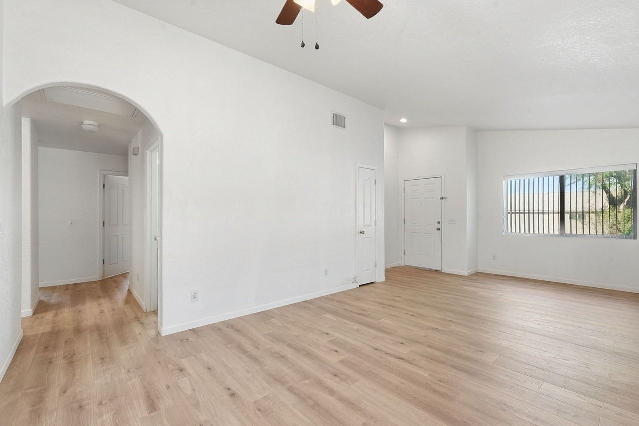 9590 N Marsh Wren Pl - Photo 5 of 39