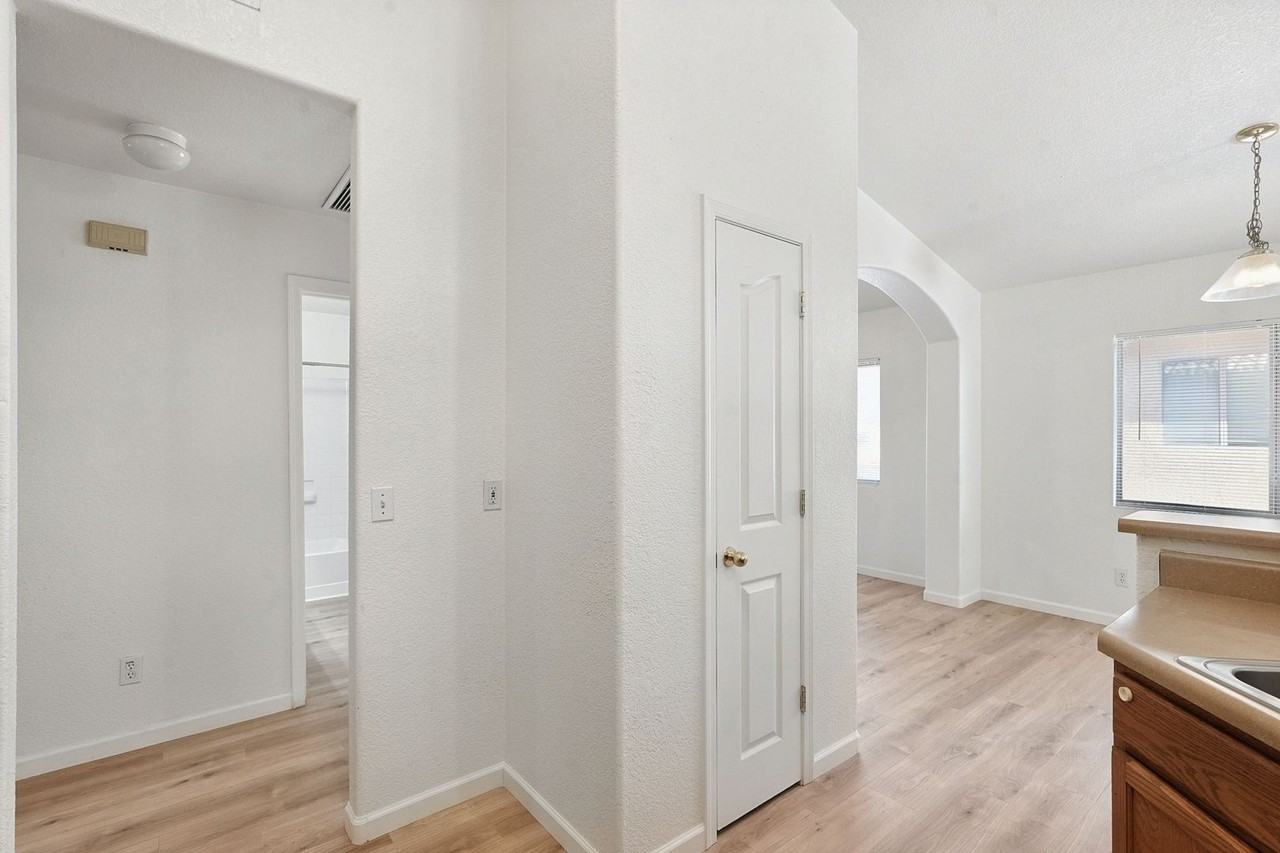 9590 N Marsh Wren Pl - Photo 6 of 39