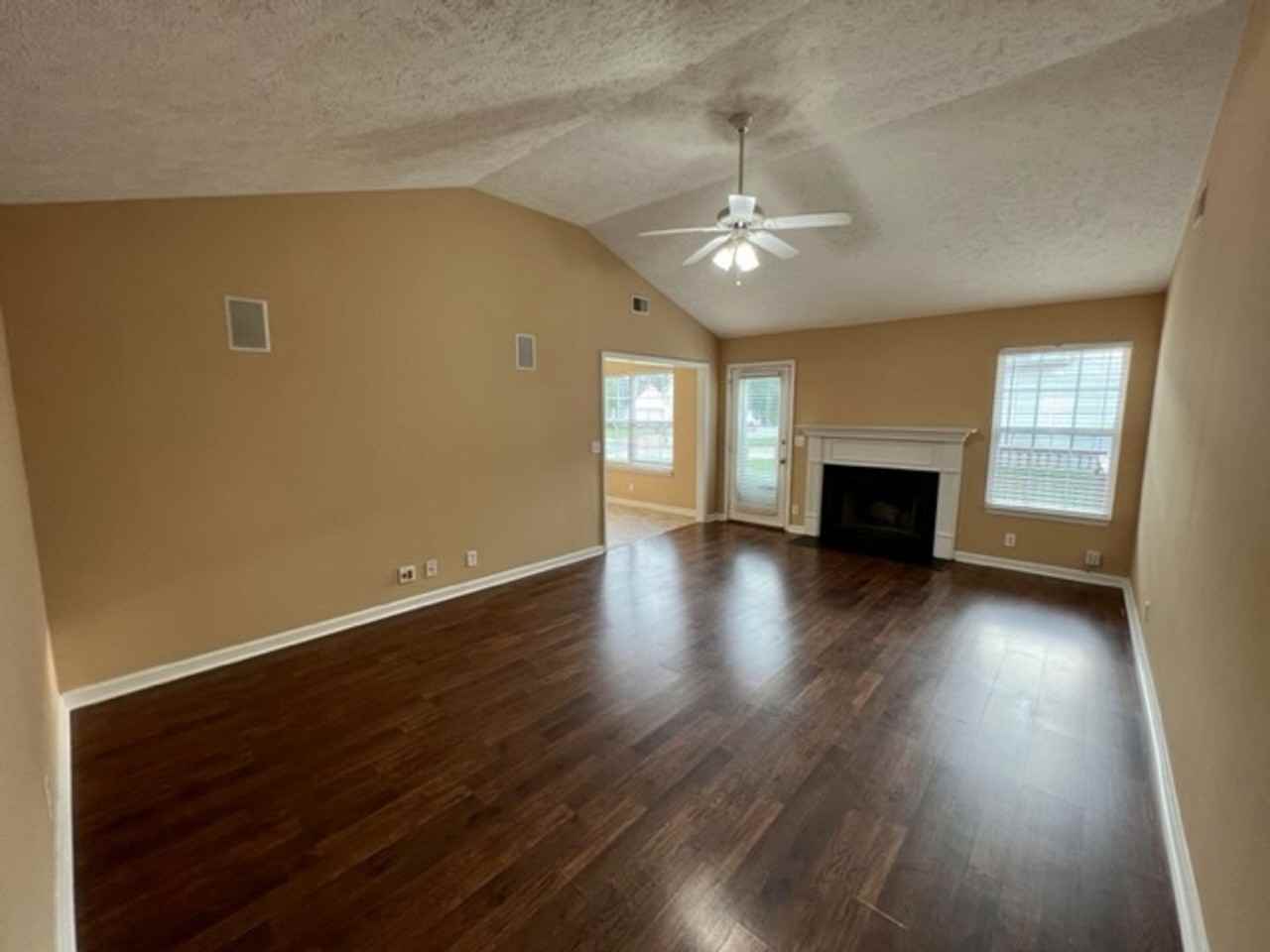 1119 Eastwoods Dr - Photo 5 of 22