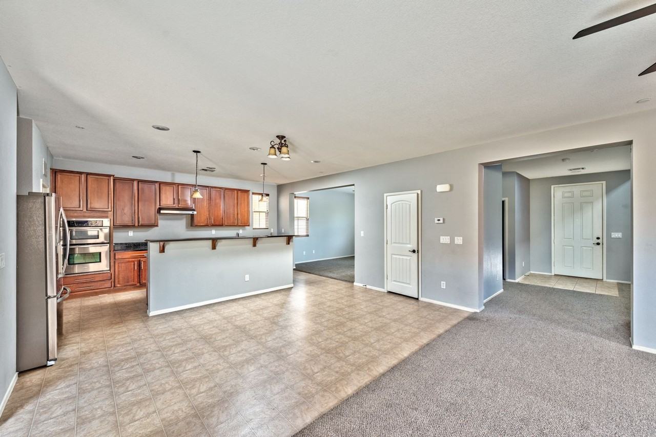 3185 Sisley Garden Ave - Photo 4 of 20