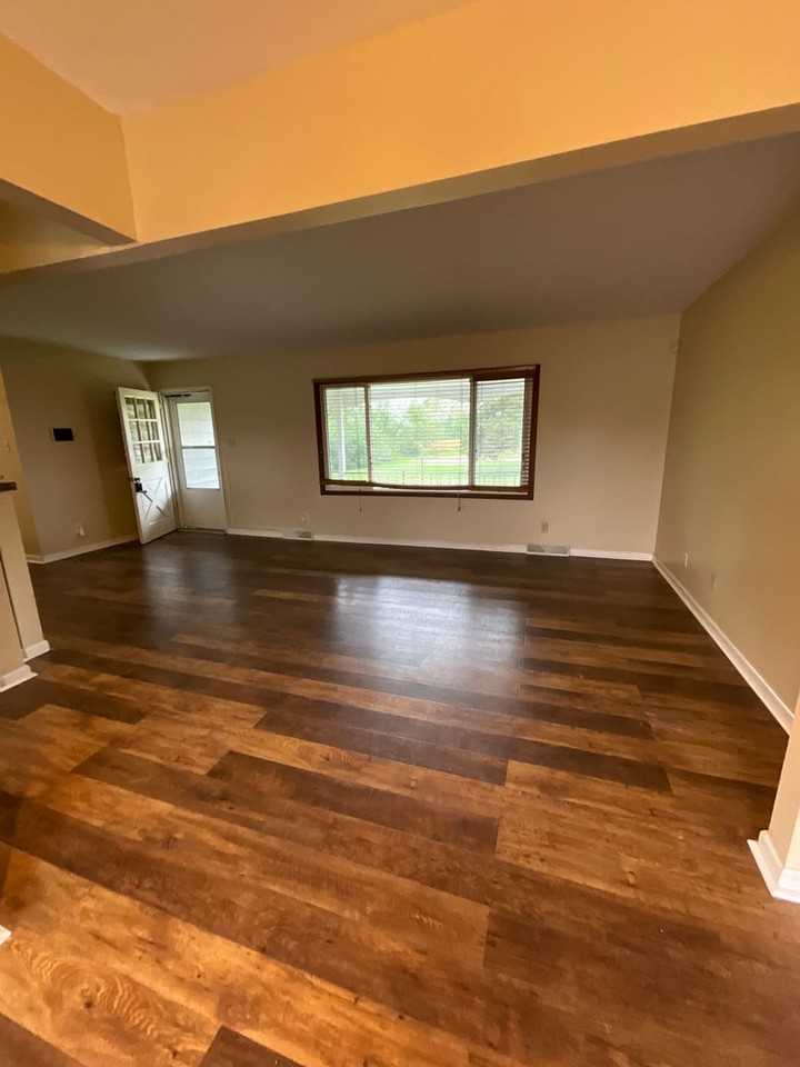 2210 Sw Davis Dr - Photo 3 of 19