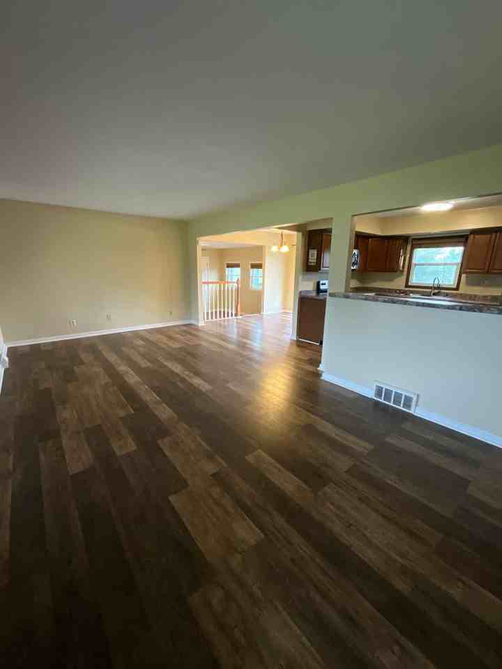 2210 Sw Davis Dr - Photo 4 of 19