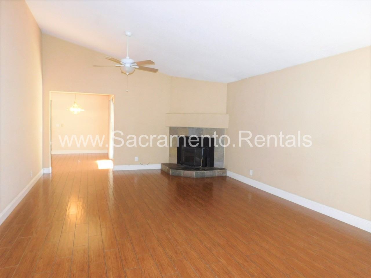 5910 Petaluma Ct - Photo 2 of 16