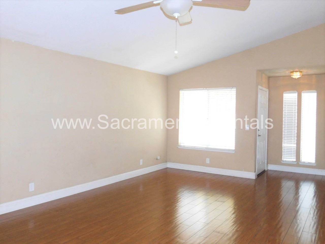 5910 Petaluma Ct - Photo 4 of 16