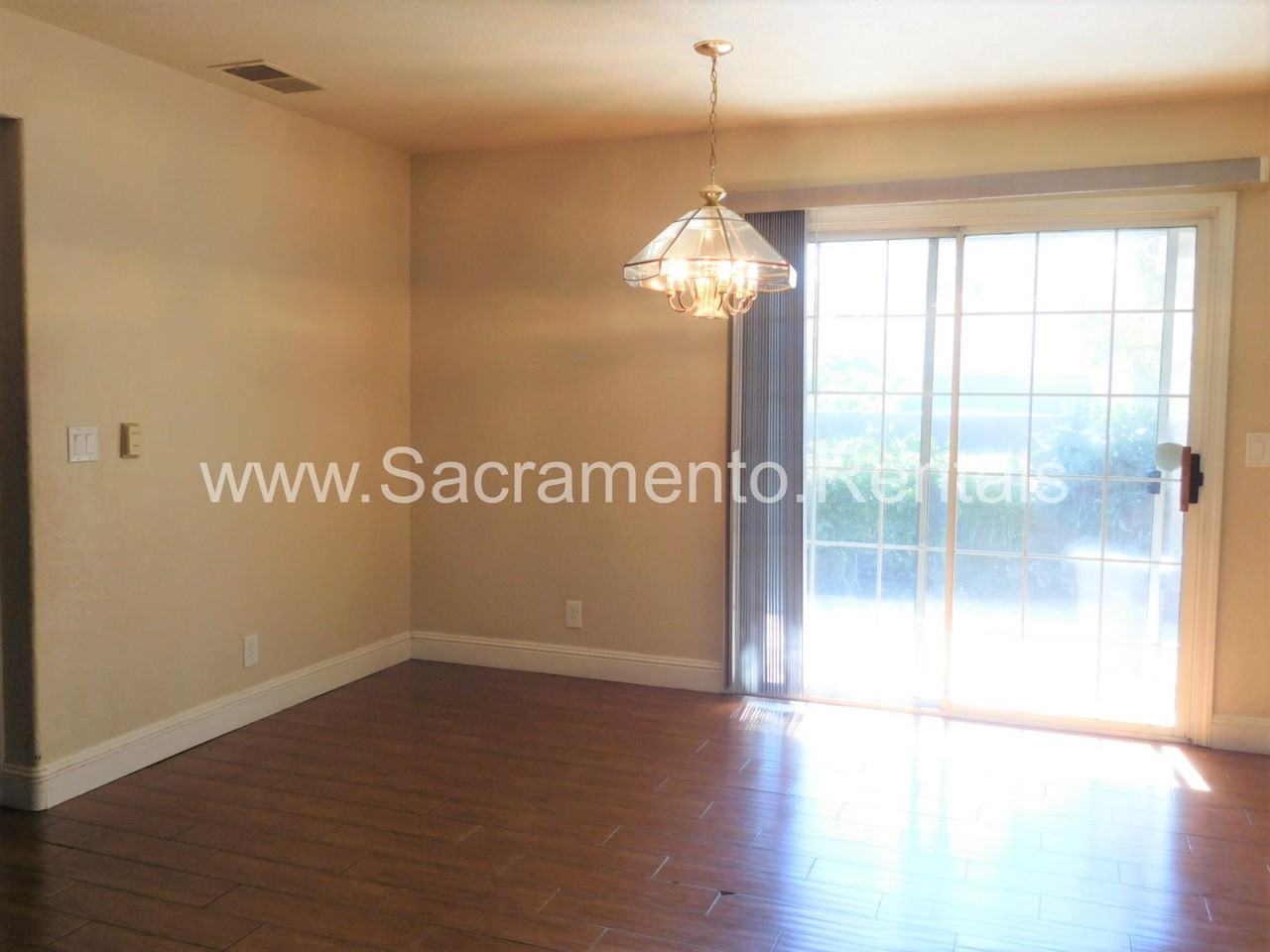 5910 Petaluma Ct - Photo 6 of 16