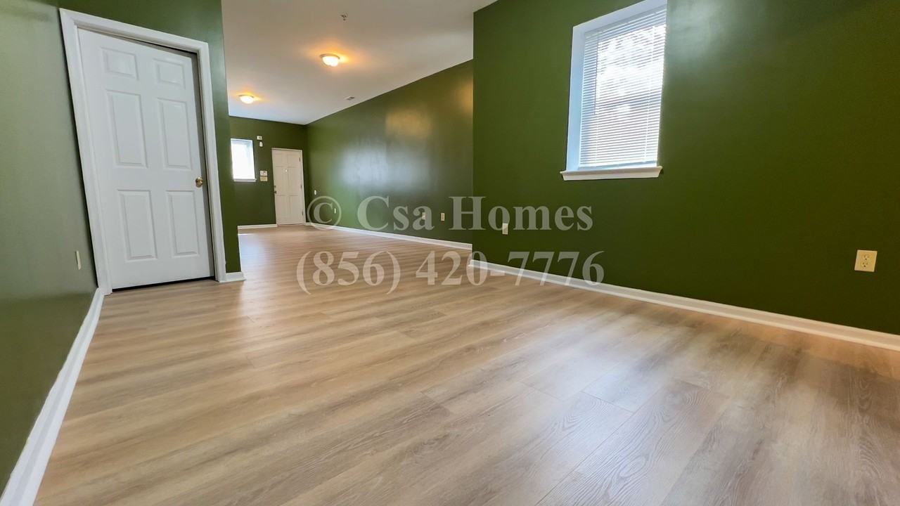 411 Viola St - Photo 3 of 17