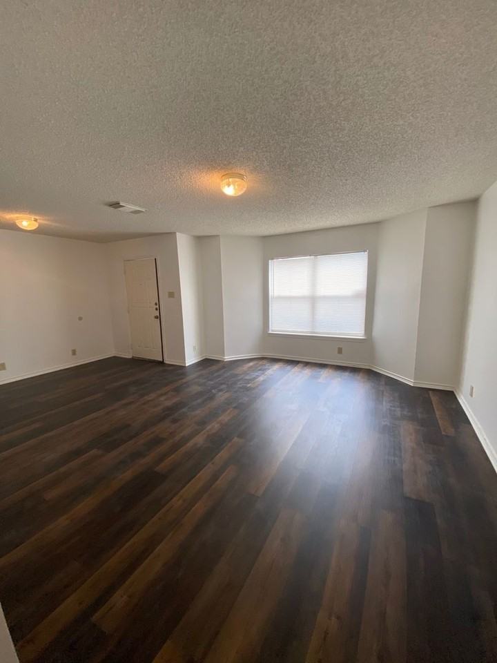 14407 Red Grv - Photo 2 of 16