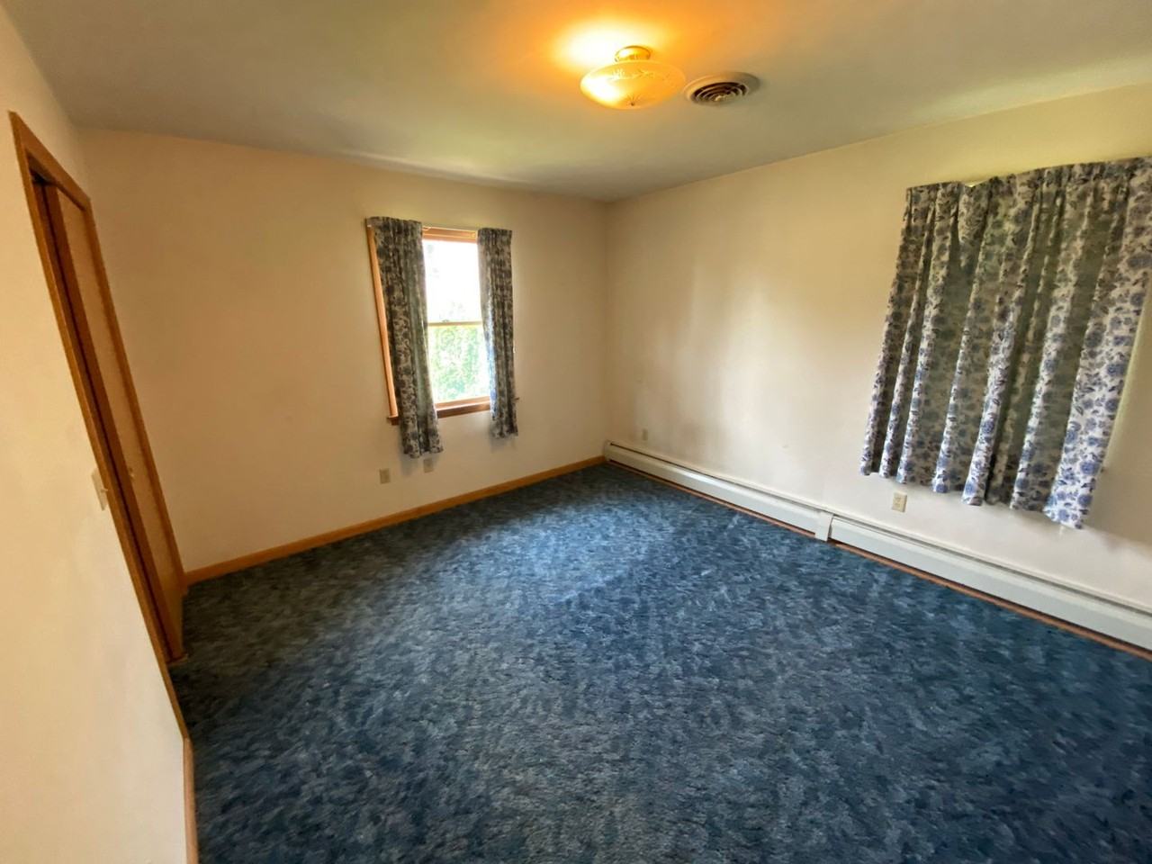 39 S Main St - Photo 4 of 13