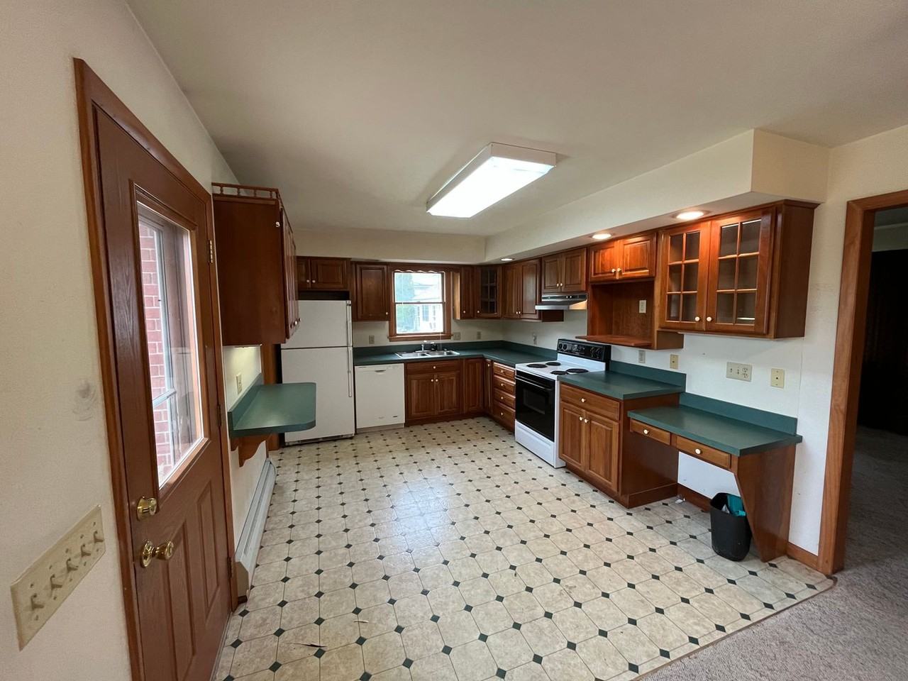 39 S Main St - Photo 5 of 13