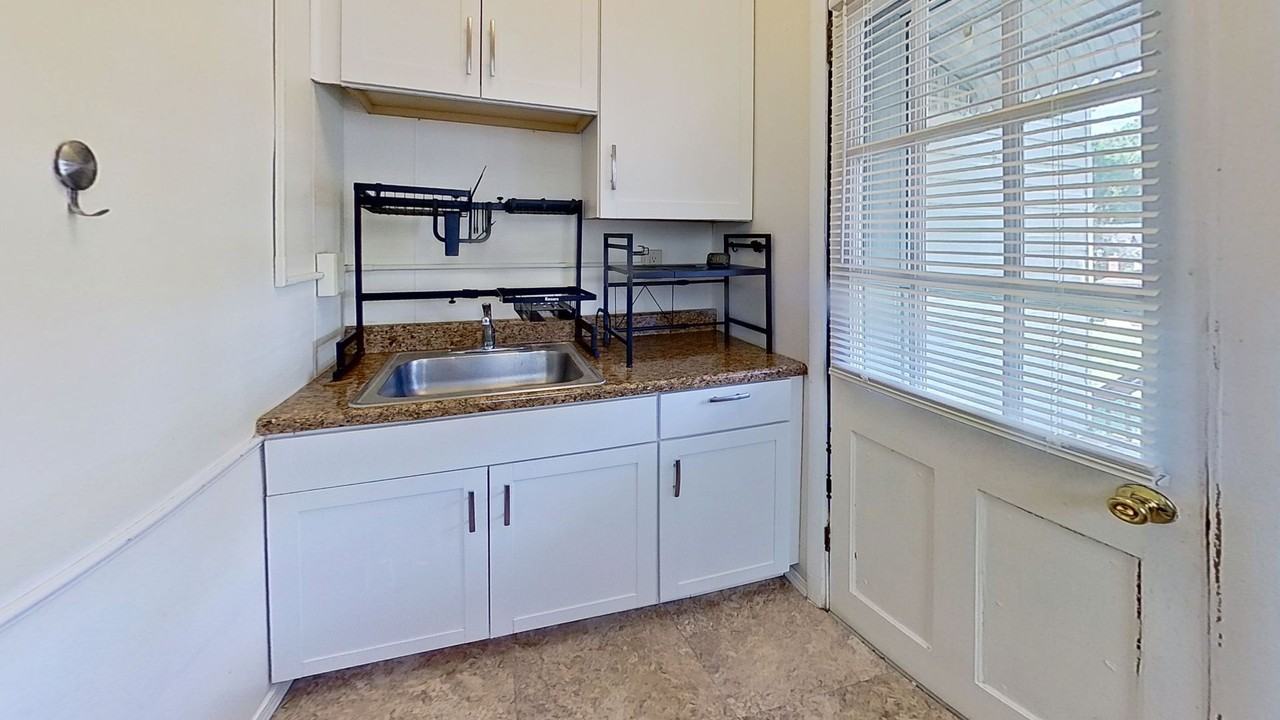 2576 N Sherman St - Photo 2 of 12