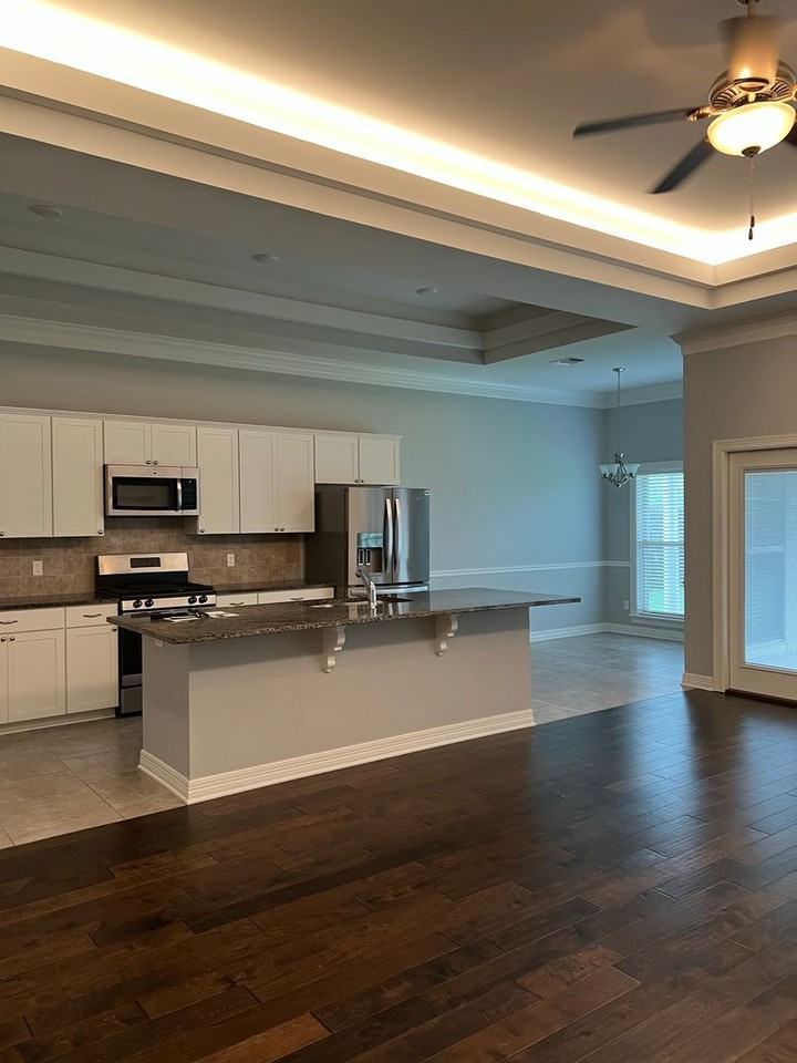 617 Labarre Ln - Photo 3 of 12