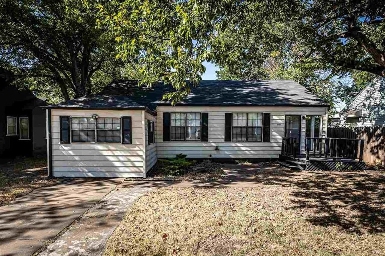 1707 Nw Oak Ave - Photo 2 of 32