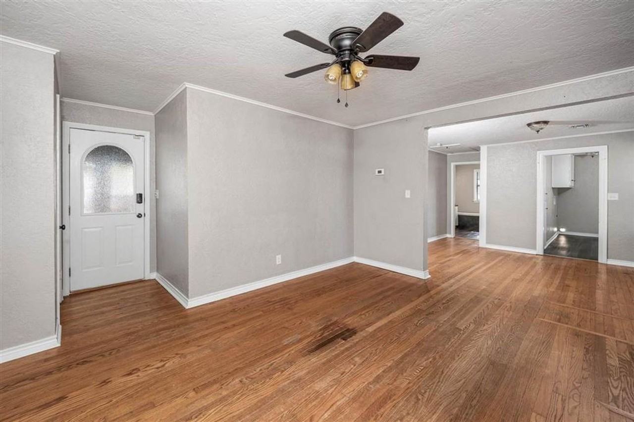1707 Nw Oak Ave - Photo 3 of 32