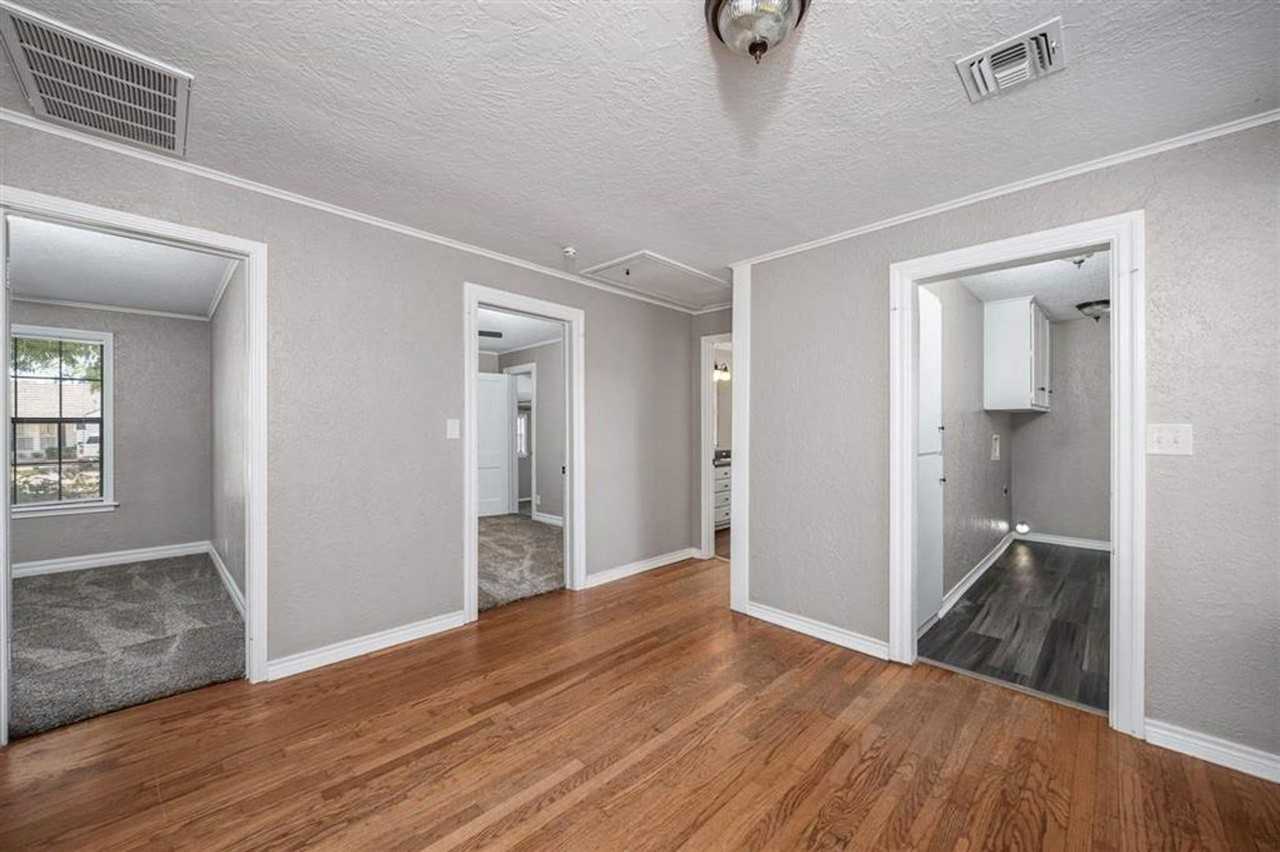 1707 Nw Oak Ave - Photo 7 of 32