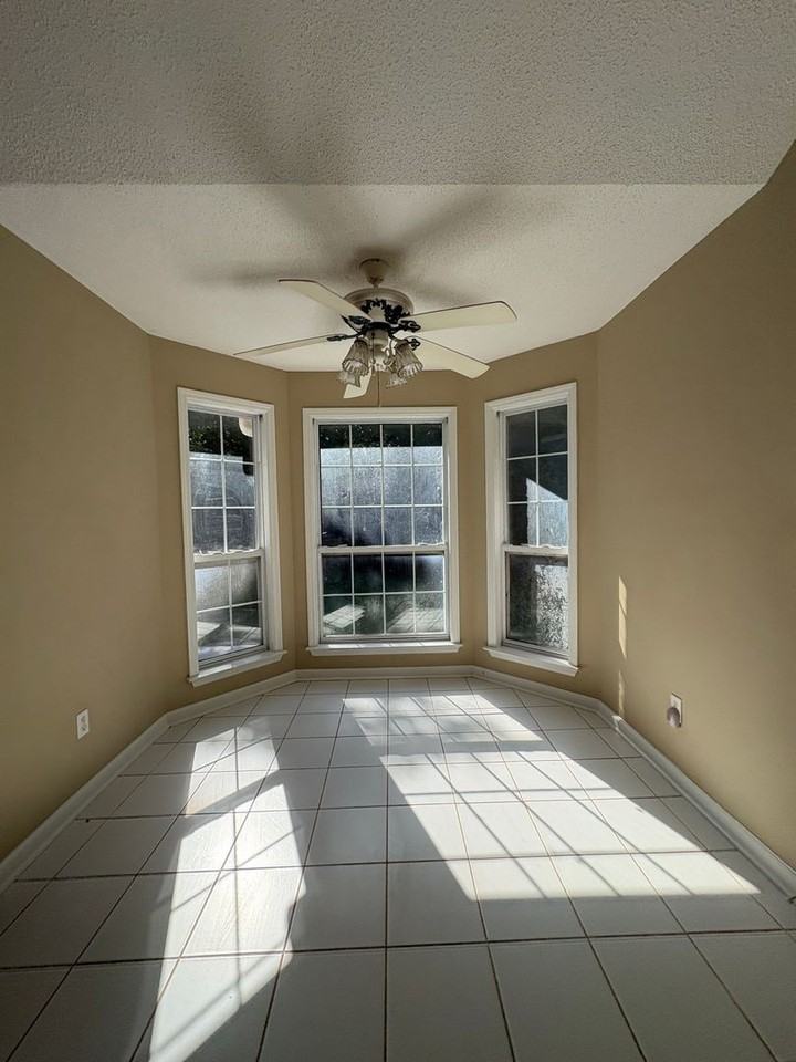 139 Michael Ln - Photo 5 of 17