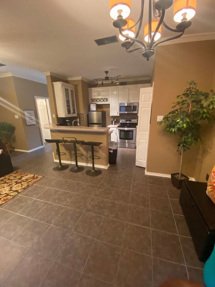 2464 Southcourt Cir - Photo 3 of 12