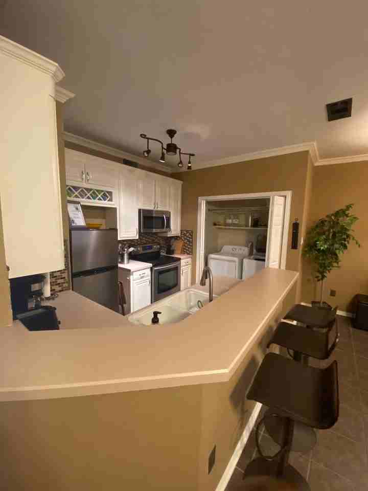 2464 Southcourt Cir - Photo 5 of 12