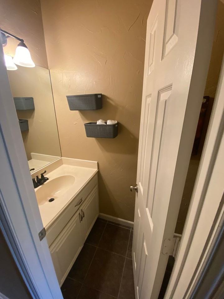 2464 Southcourt Cir - Photo 6 of 12