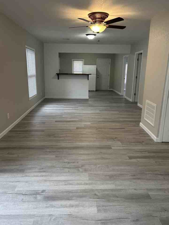 1908 East Ave - Photo 4 of 14