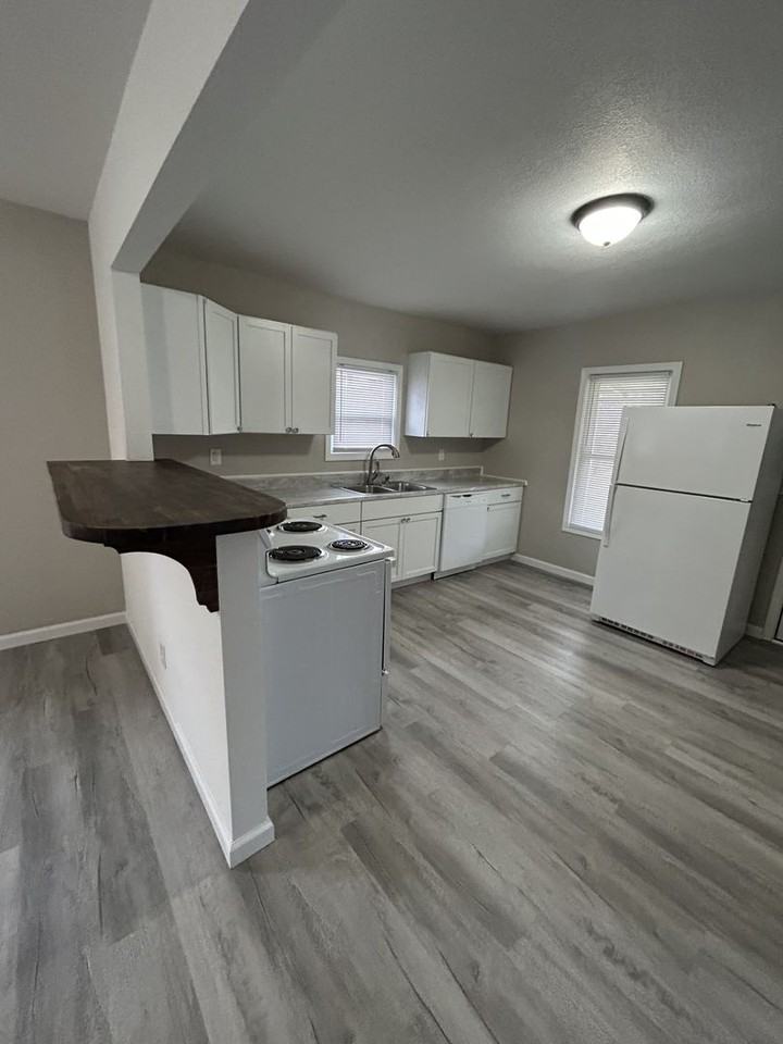 1908 East Ave - Photo 5 of 14
