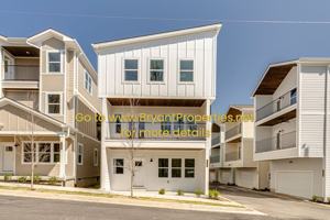 featured image of 1135 Lawrence Ave