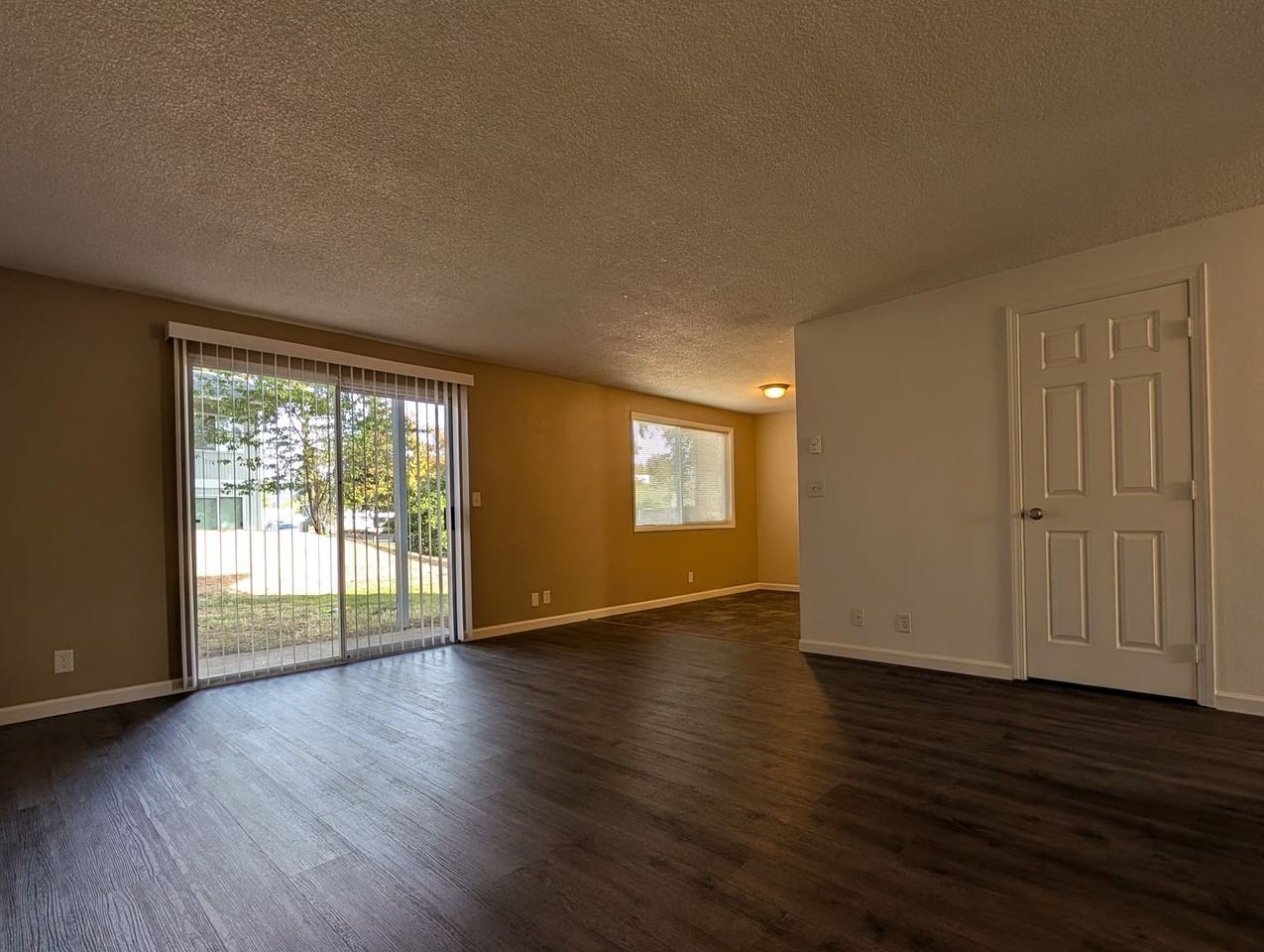 152 S 53rd St #1 - Photo 4 of 14