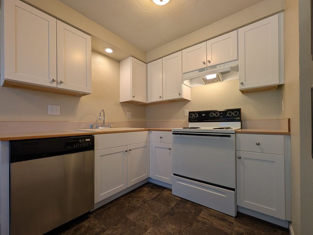 152 S 53rd St #1 - Photo 5 of 14