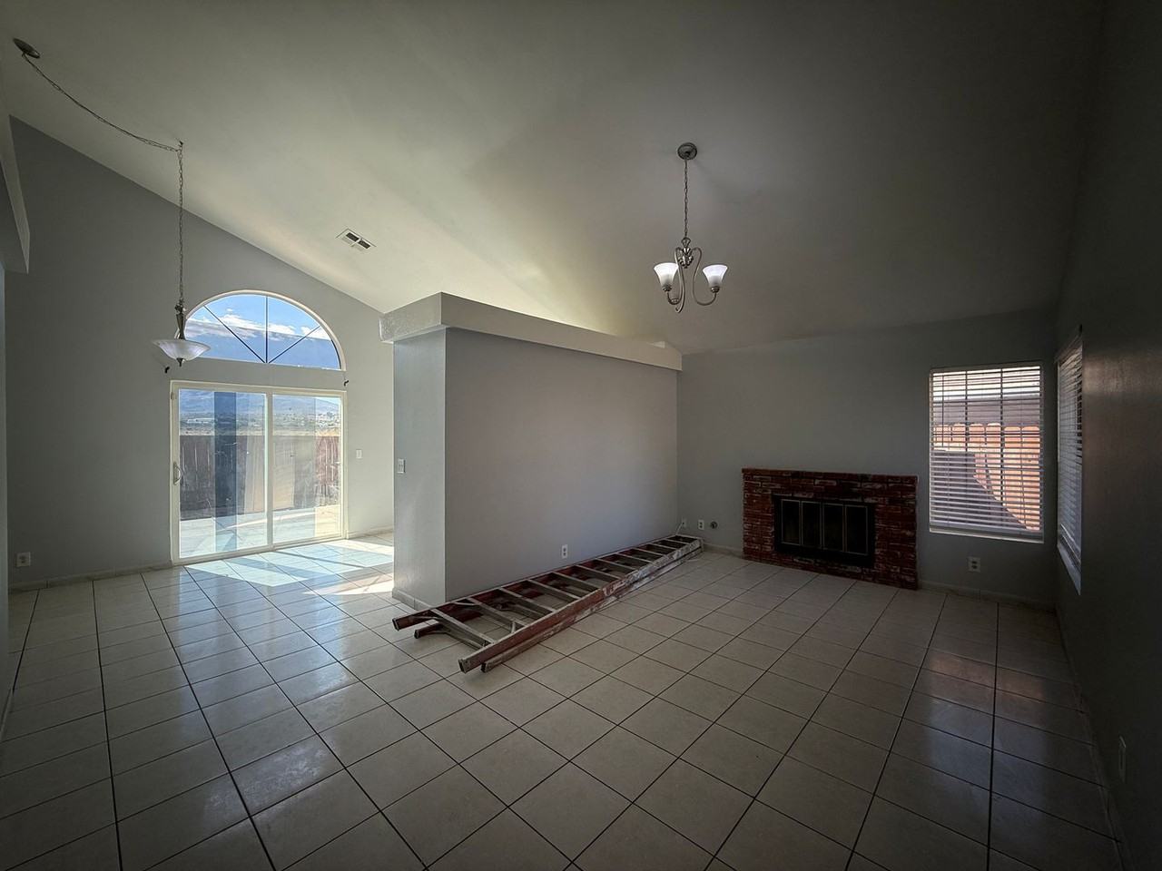 5114 Sunburst Dr - Photo 2 of 16