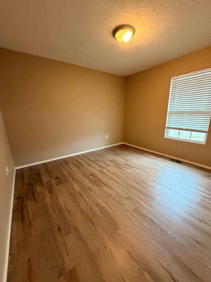 4435 E Chipmunk Ln - Photo 7 of 15