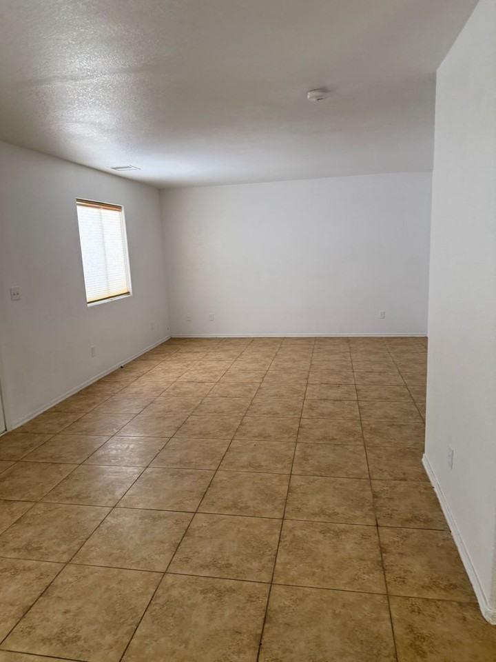 196 S Picacho Heights Rd - Photo 3 of 15