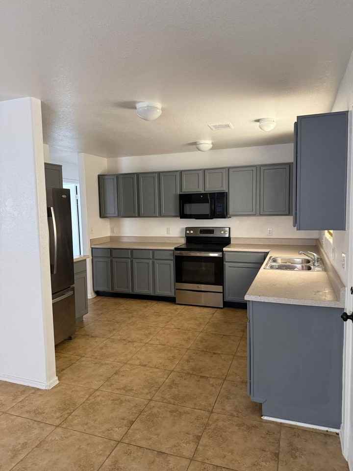 196 S Picacho Heights Rd - Photo 4 of 15