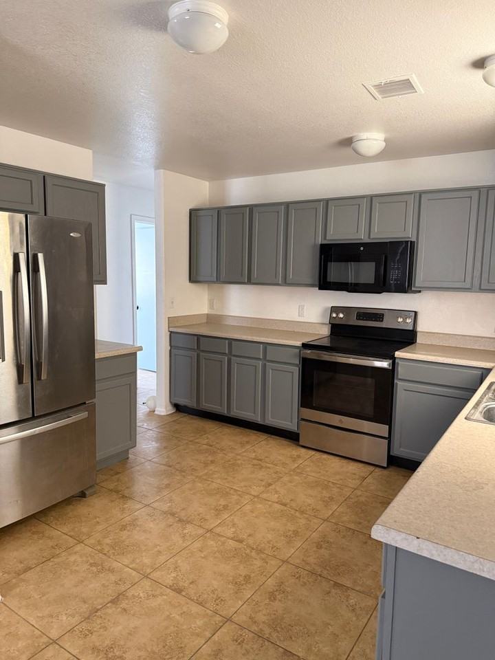 196 S Picacho Heights Rd - Photo 7 of 15