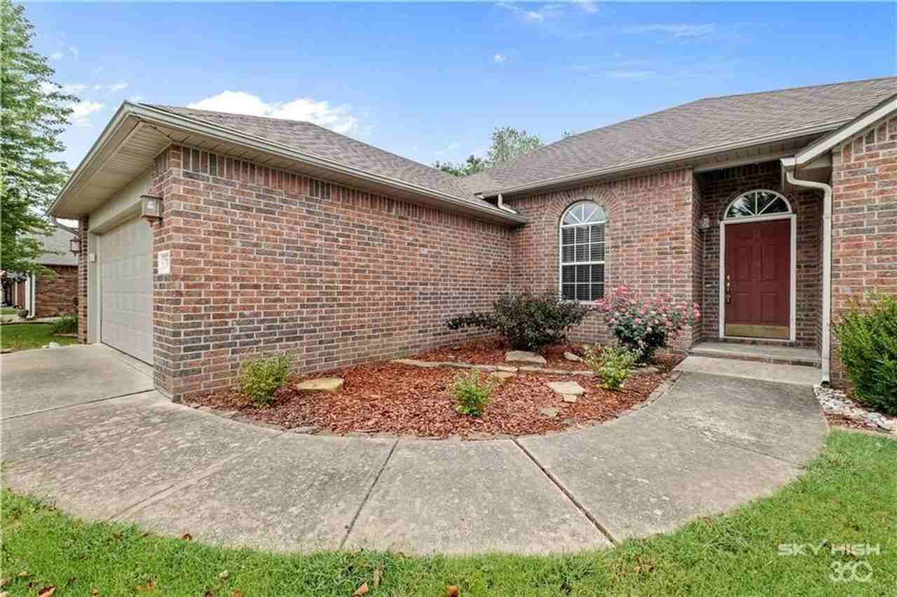 3913 Sw Maple Rd - Photo 2 of 22