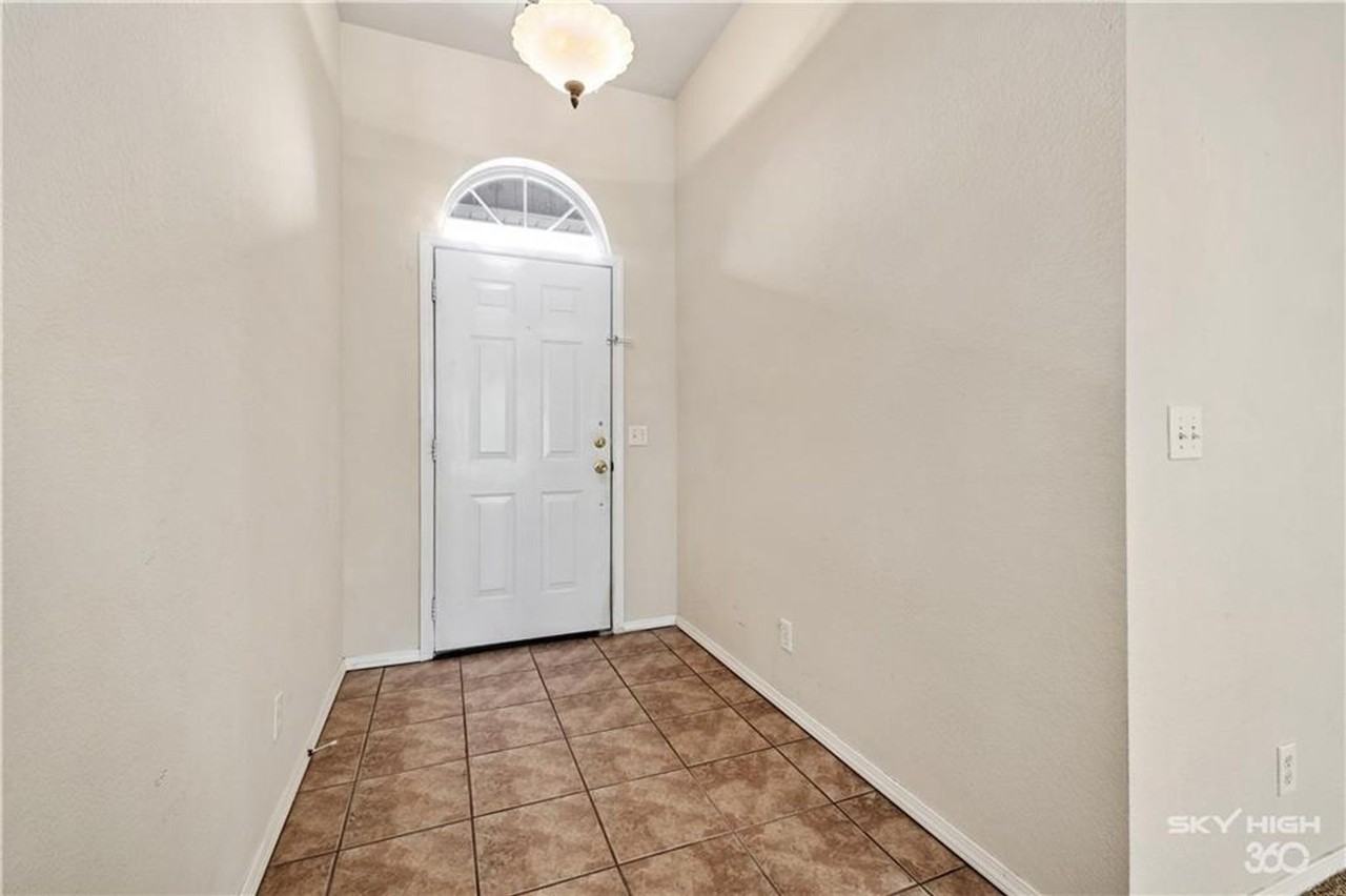 3913 Sw Maple Rd - Photo 3 of 22