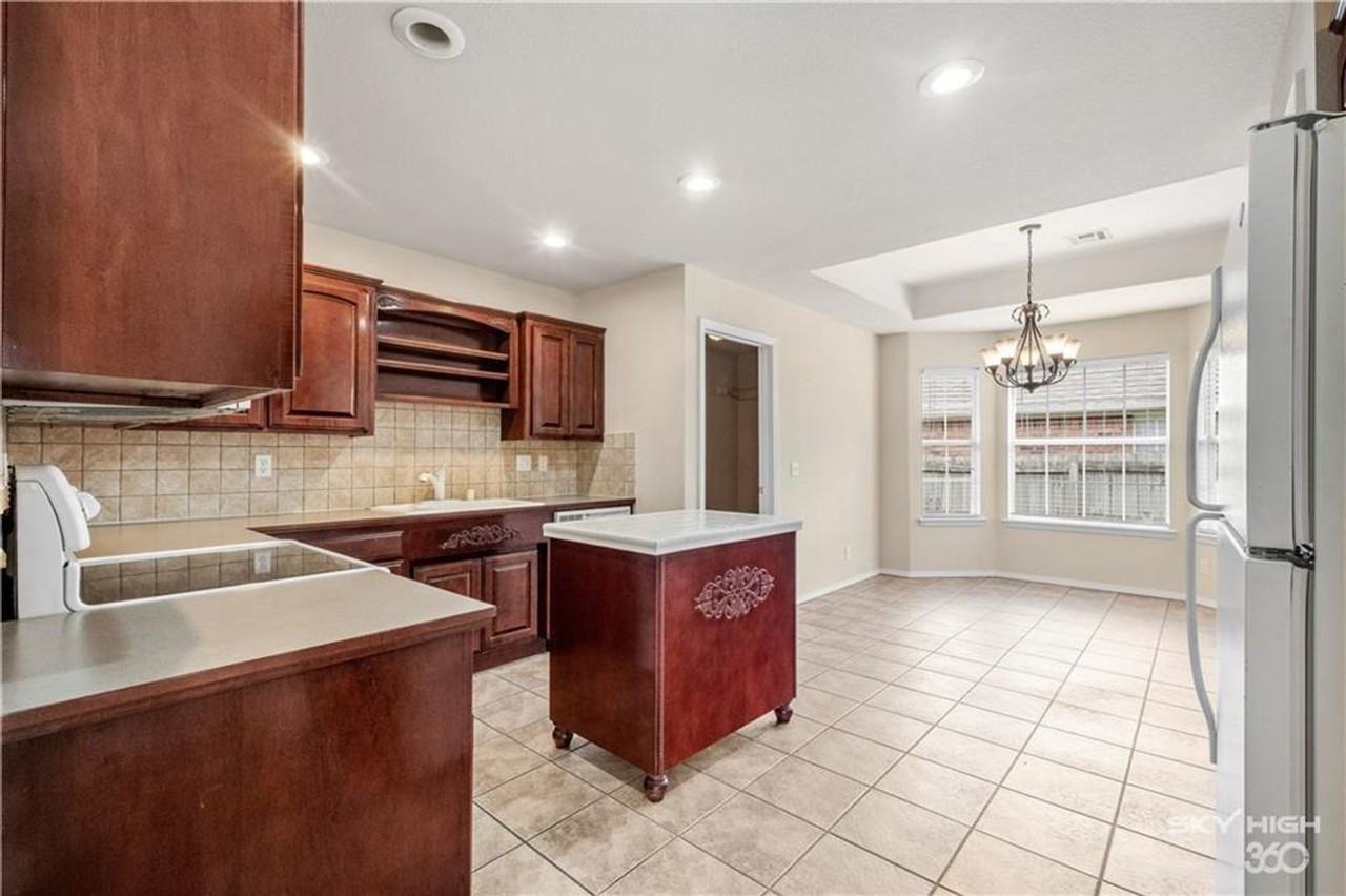 3913 Sw Maple Rd - Photo 7 of 22