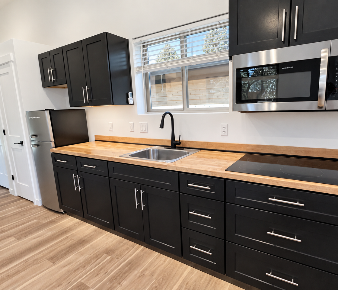 2018 Sw Reindeer Ave - Photo 3 of 15