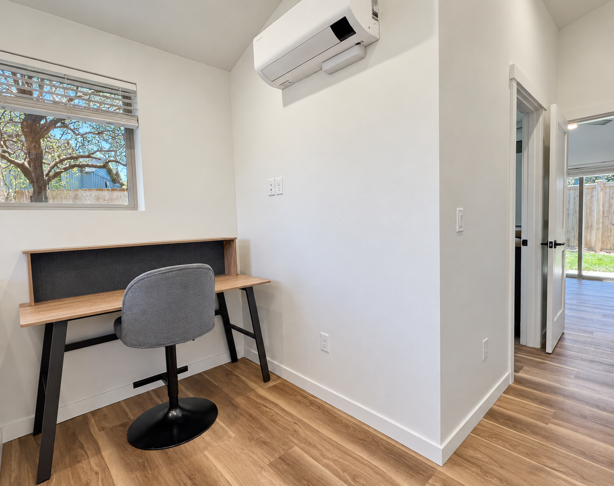 2018 Sw Reindeer Ave - Photo 6 of 15
