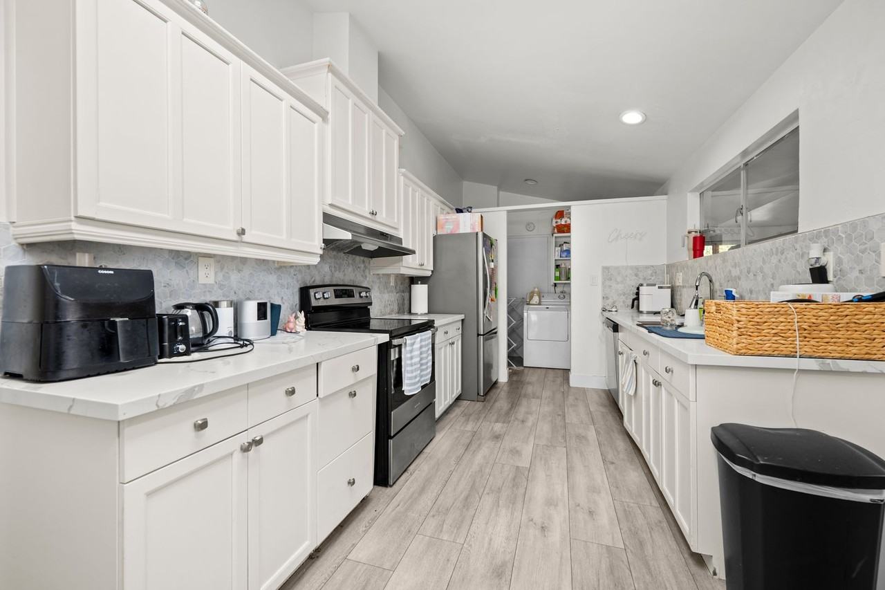 5332 Redding Rd - Photo 2 of 34