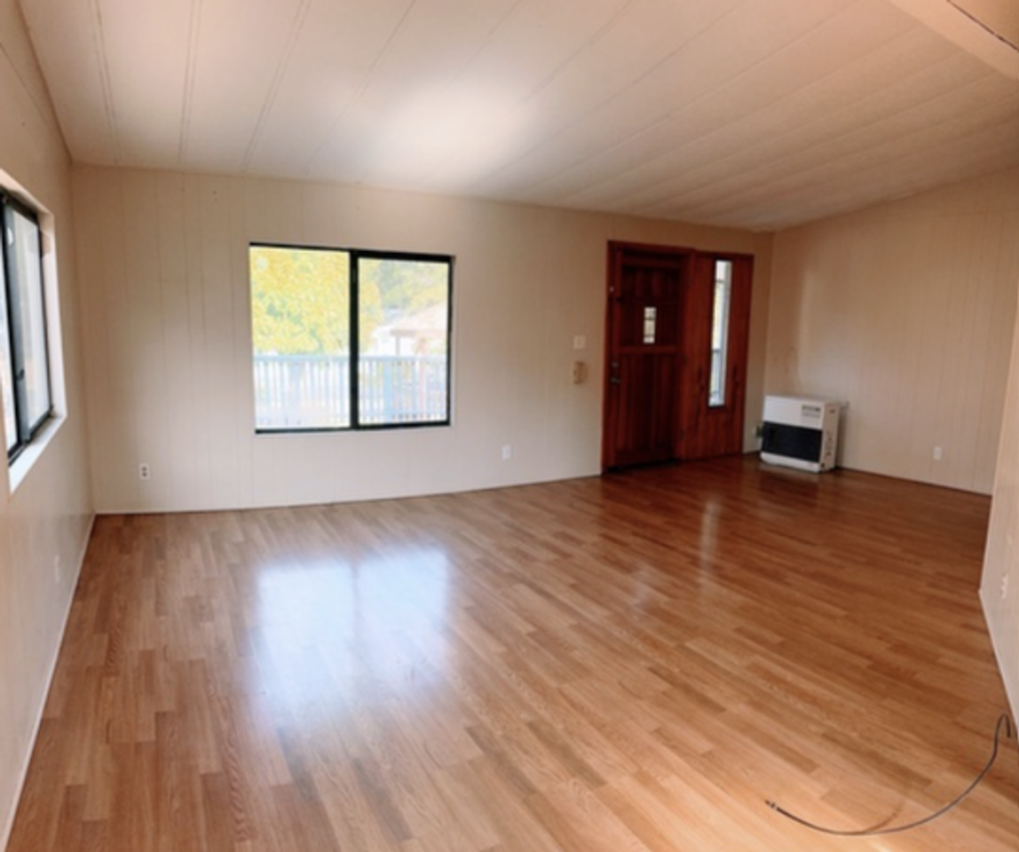 3635 Locust St - Photo 5 of 15
