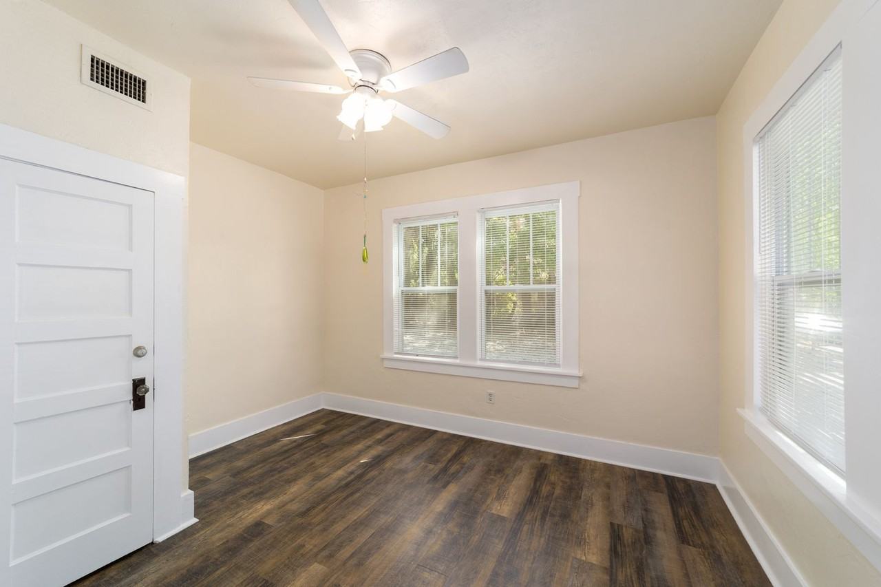 1022 Nw 3rd Ave - Photo 7 of 21