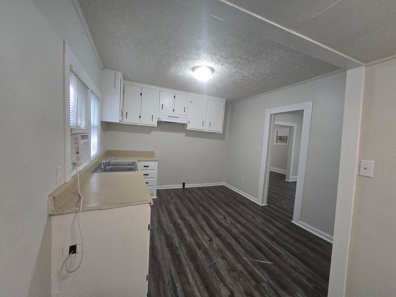 3844 Green Point Dr - Photo 2 of 10